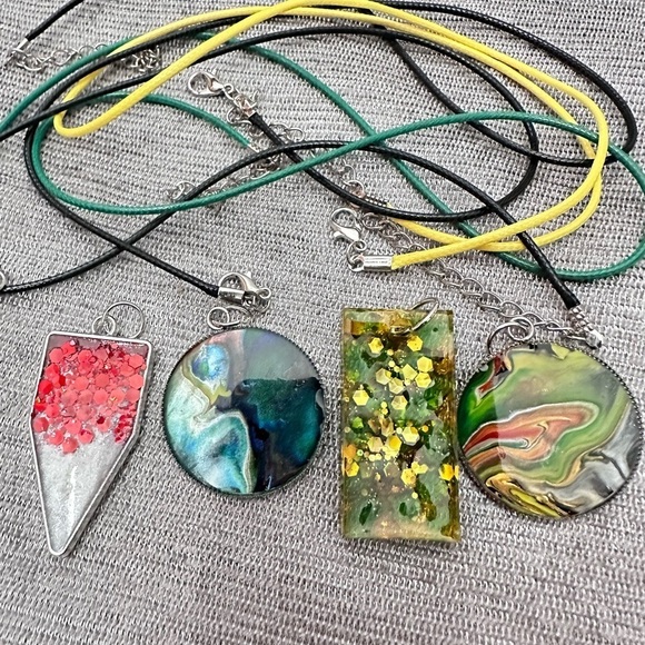 Colorful Pendant necklace set of 4 new handmade resin mixed media - Picture 2 of 7